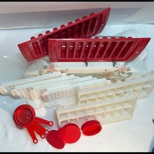 This it’s a set for the kitchen